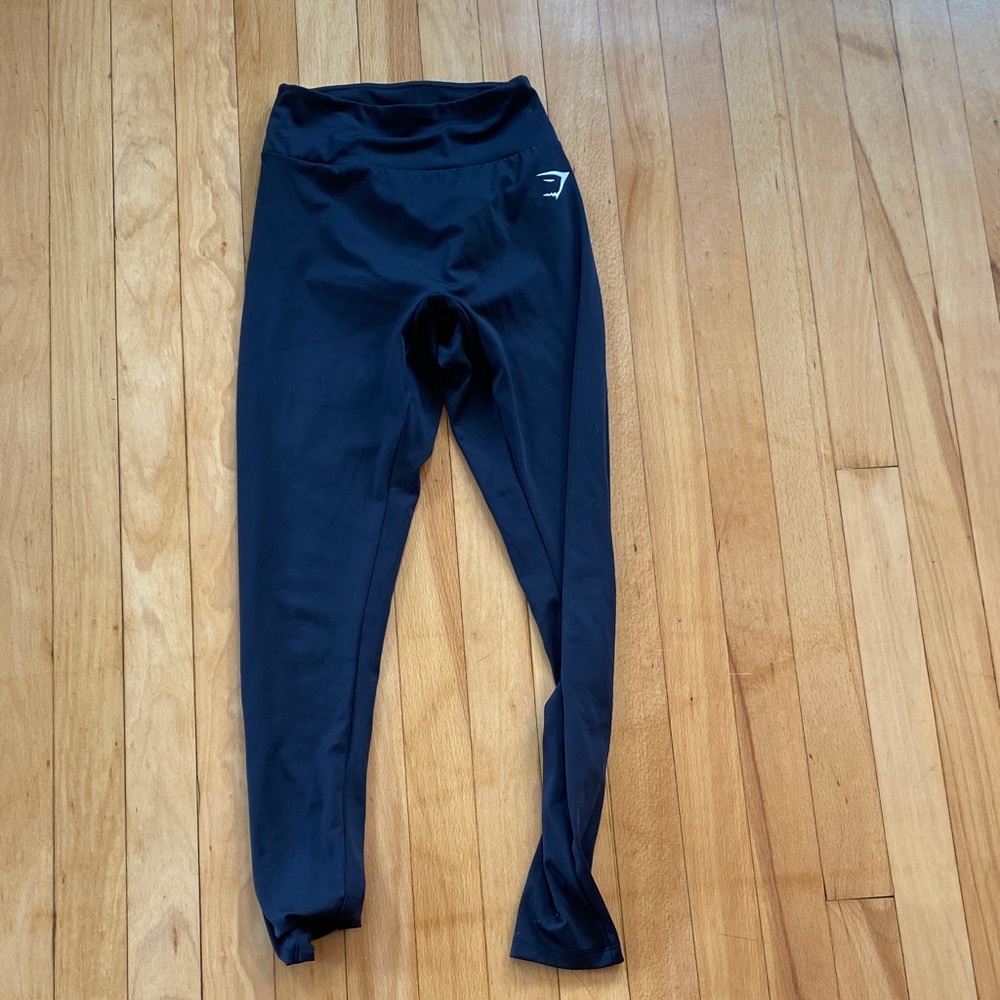 Gym shark leggings